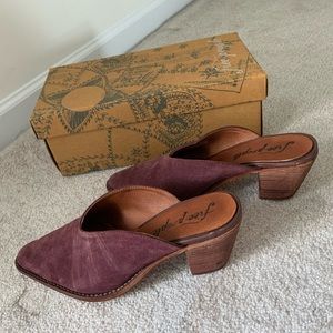 Free People,size 38 (7.5) purple, slide on, suede clog